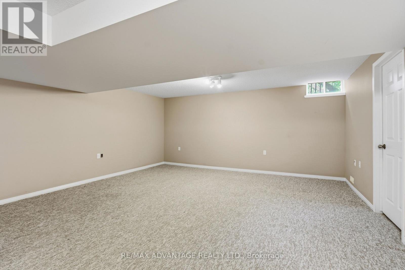 #18 122 SHERWOOD FOREST SQUARE - Image 29