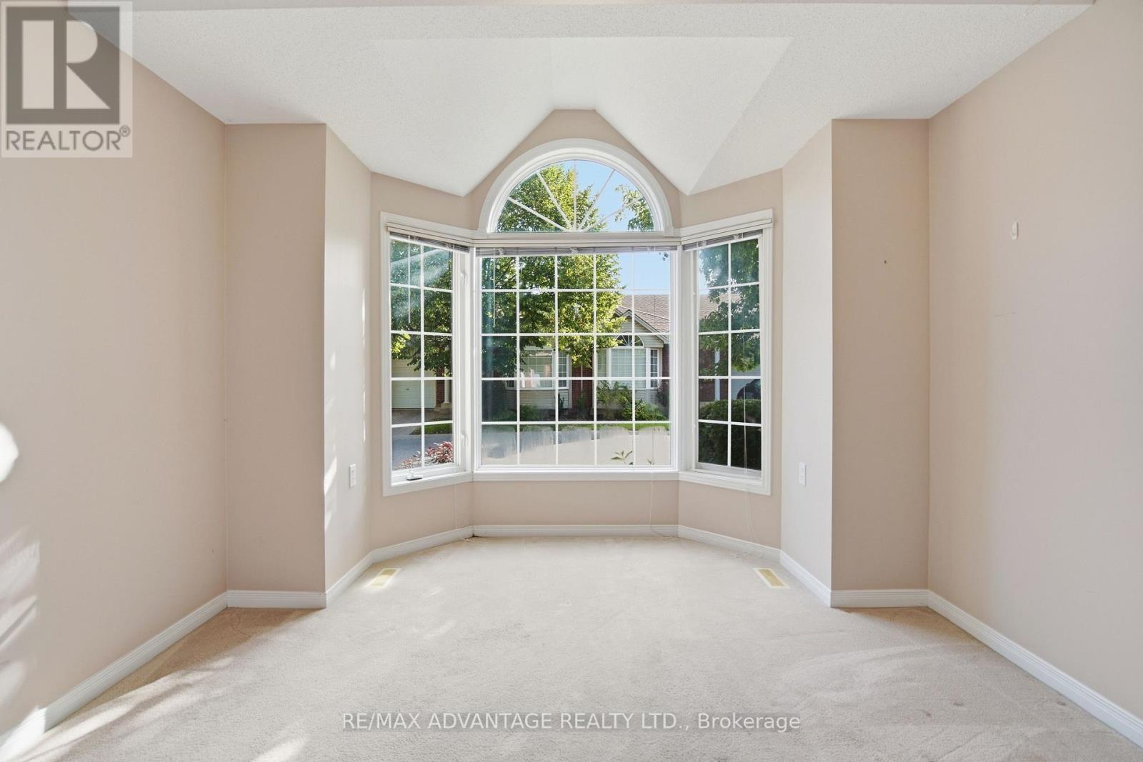 #18 122 SHERWOOD FOREST SQUARE - 7