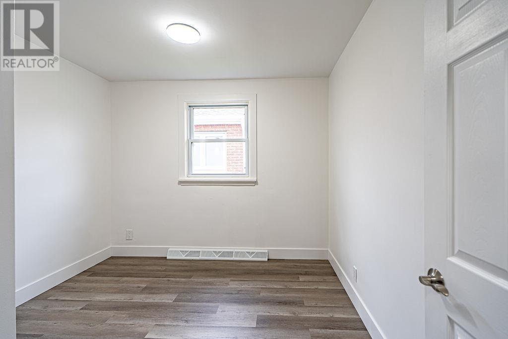 356 Kingsway Ave. - 16