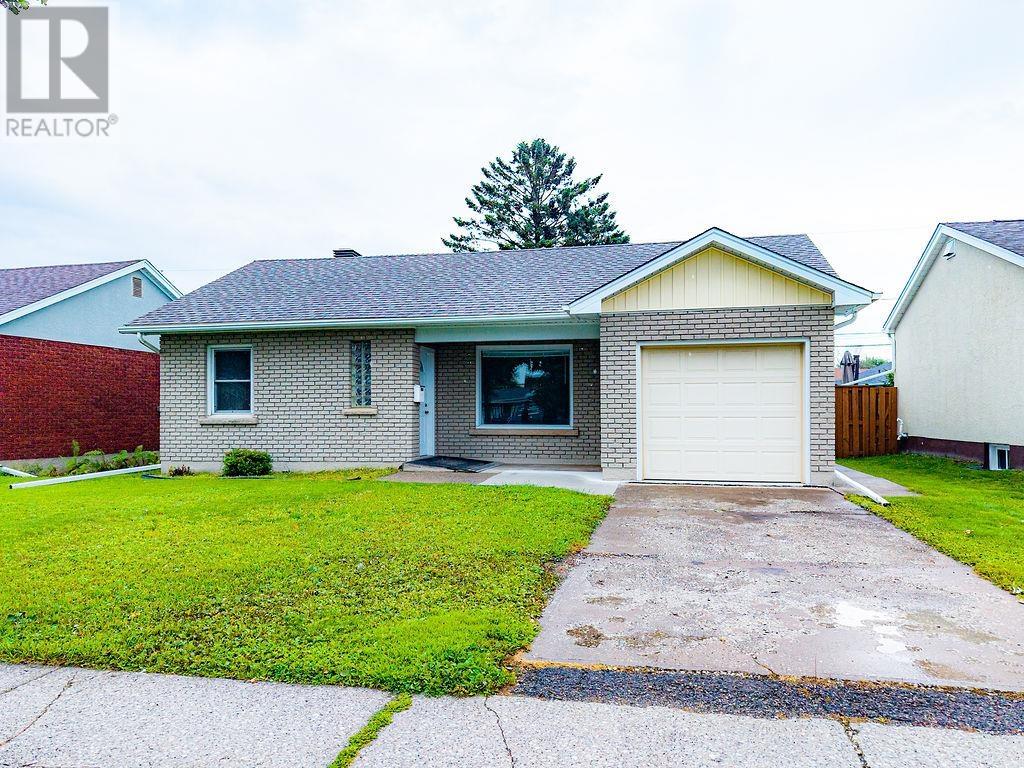 356 Kingsway Ave. - 34