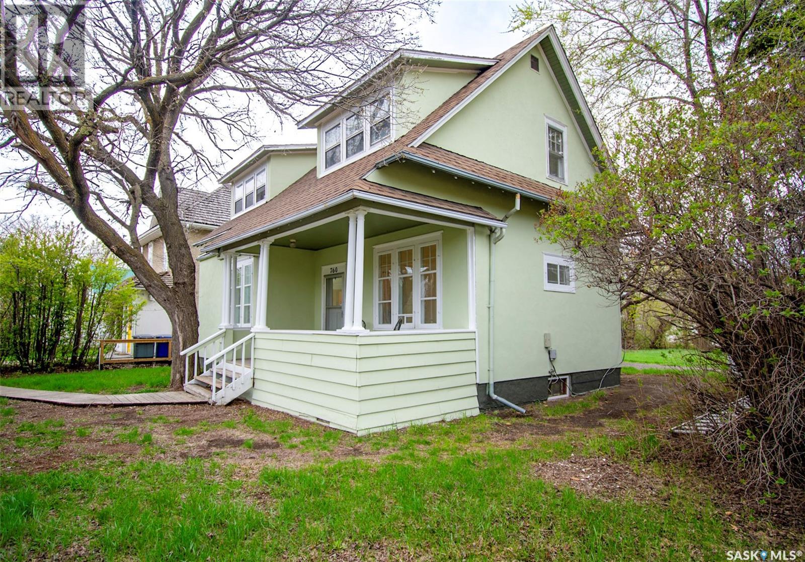 760 James STREET N - Image 3