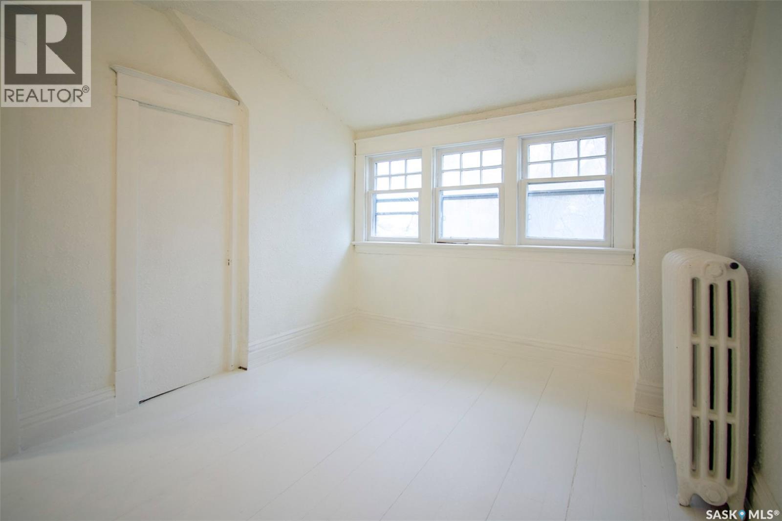 760 James STREET N - 38