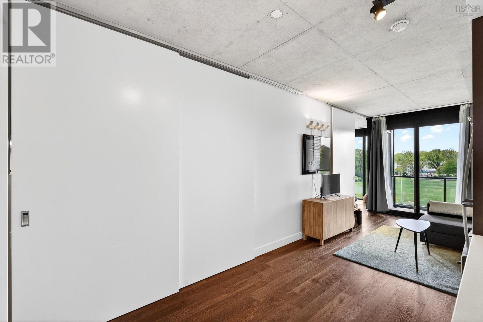 #401 1048 Wellington Street - 10