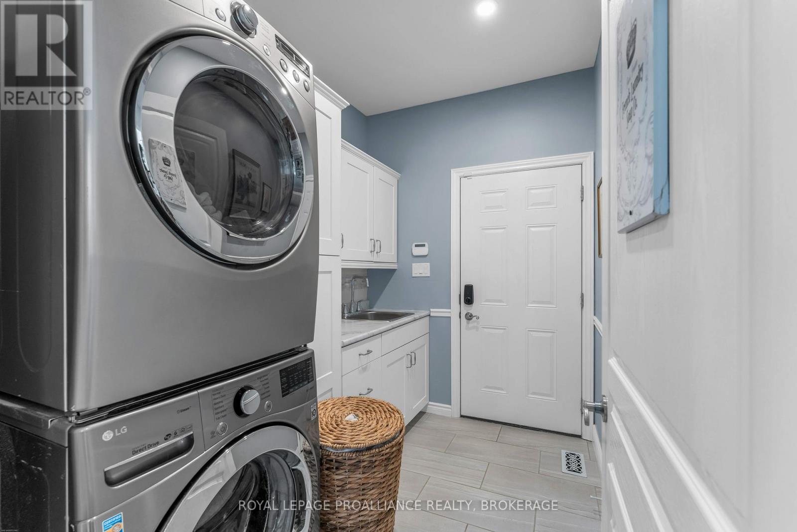 861 WINDERMERE DRIVE - Image 28