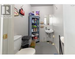 42 Starrs Road, Yarmouth, NS B5A2T4 Photo 17