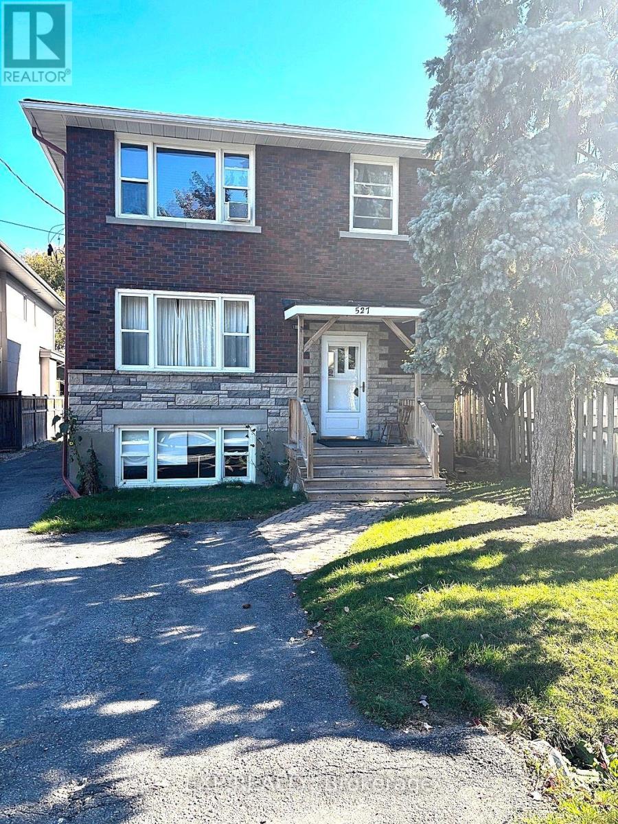 527 LADEROUTE AVENUE - 1