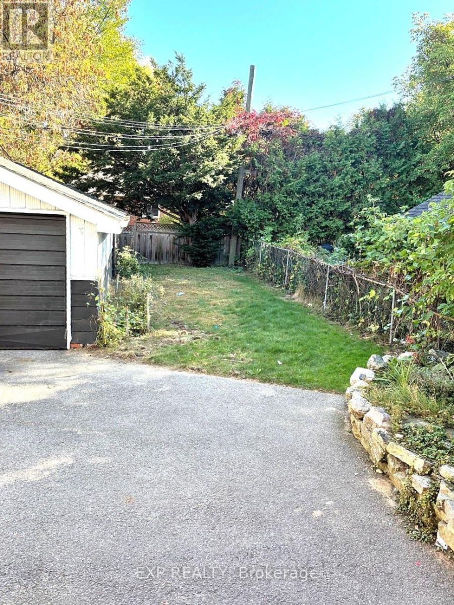 527 LADEROUTE AVENUE - 4