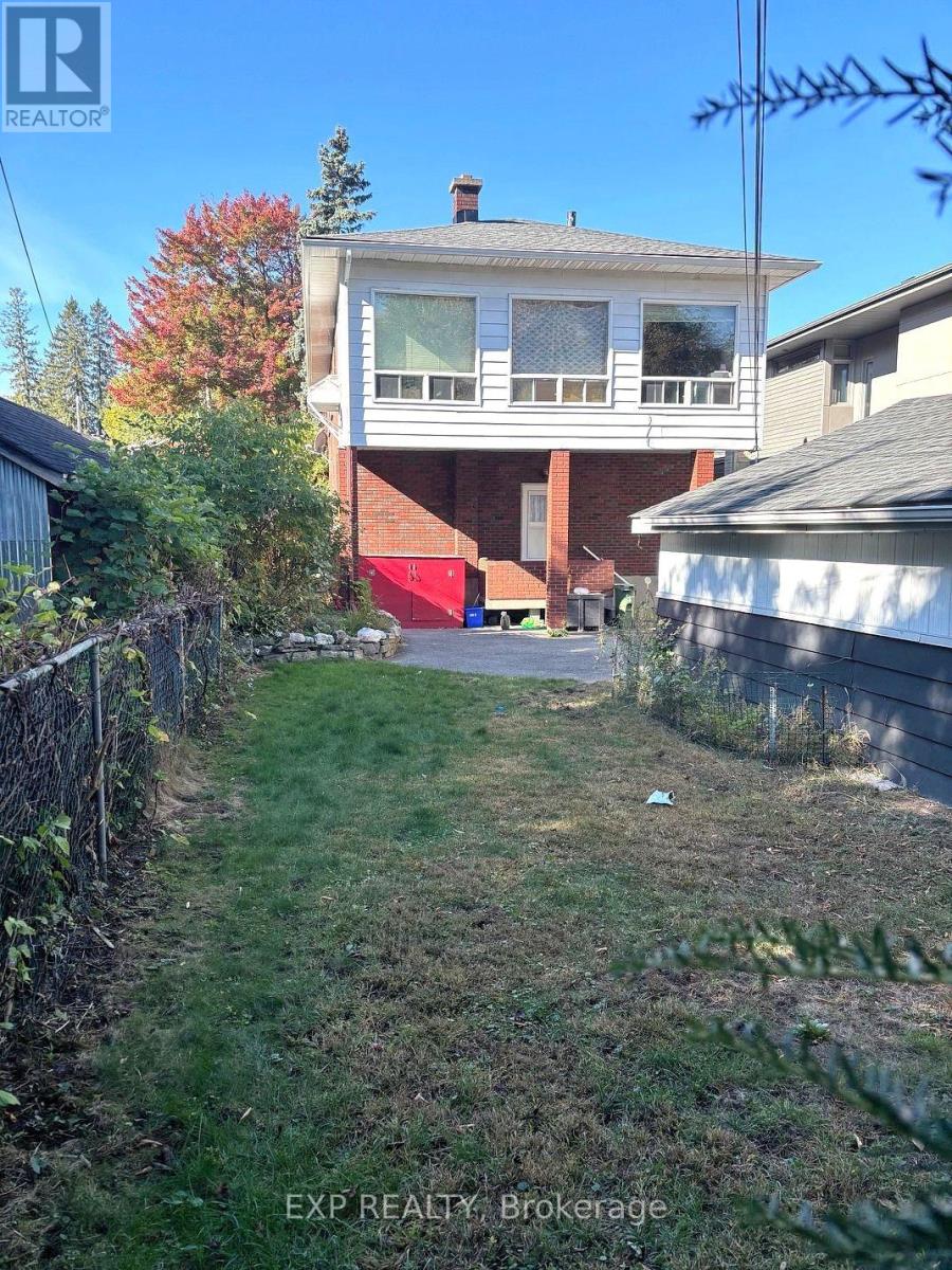 527 LADEROUTE AVENUE - 7