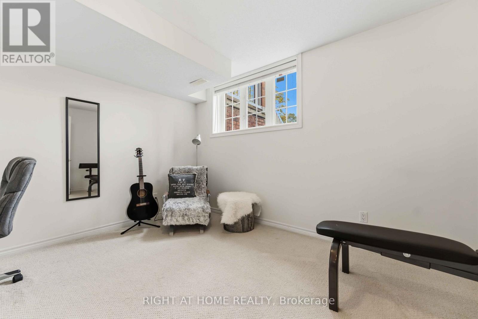 #106 1745 CAMPEAU DRIVE - 15