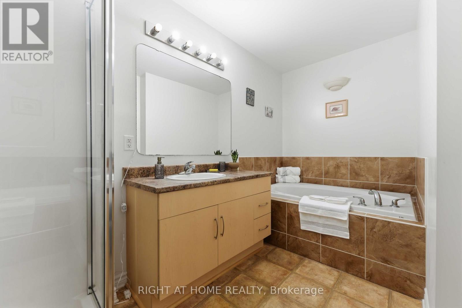 #106 1745 CAMPEAU DRIVE - 9
