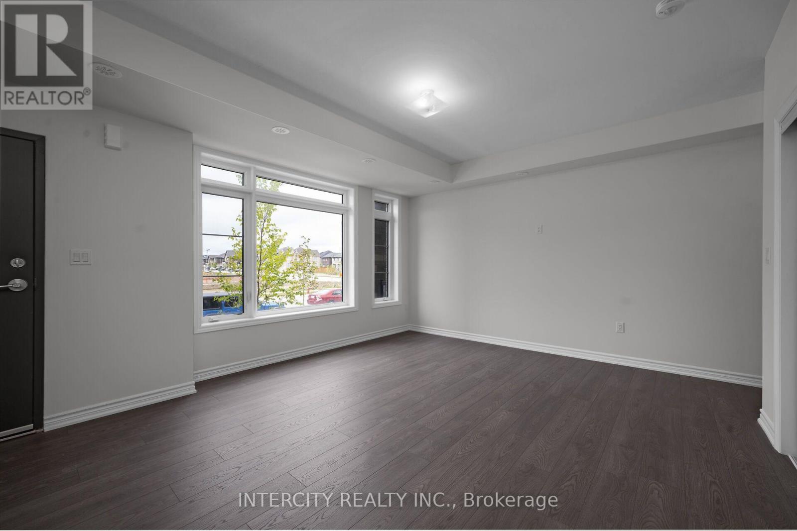 #7Z 553 TIM MANLEY AVENUE - 5