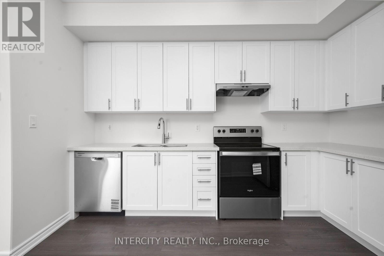#7Z 553 TIM MANLEY AVENUE - 9