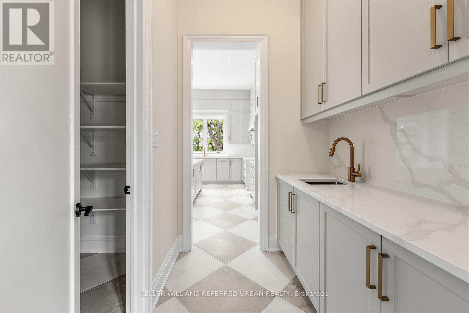 1429 DUNDAS CRESCENT - 11