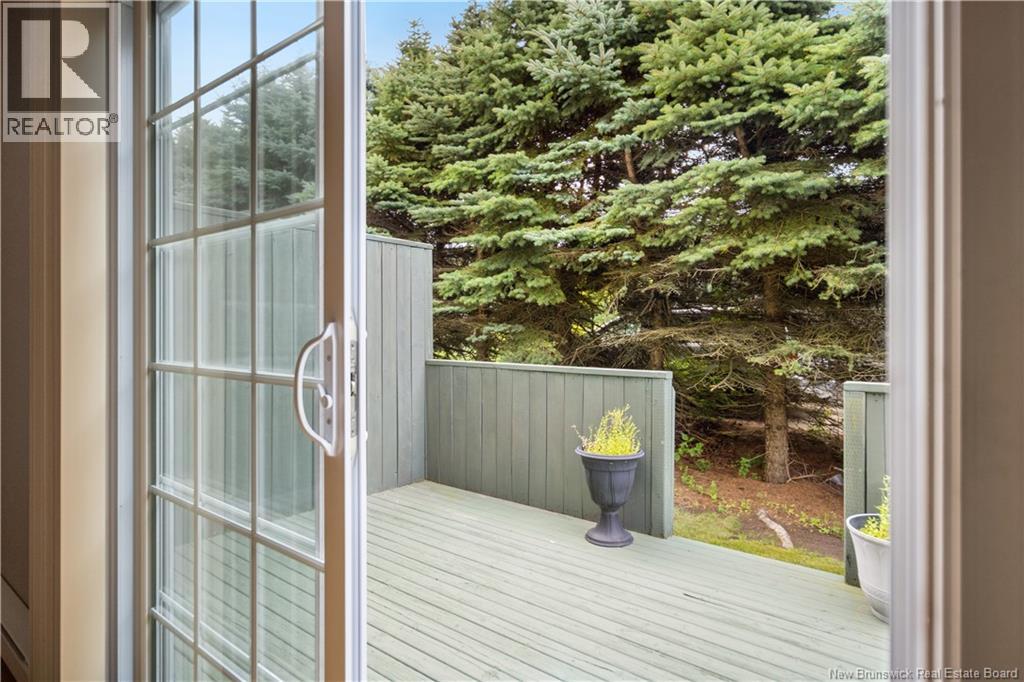 #12 354 Amirault Street - 21