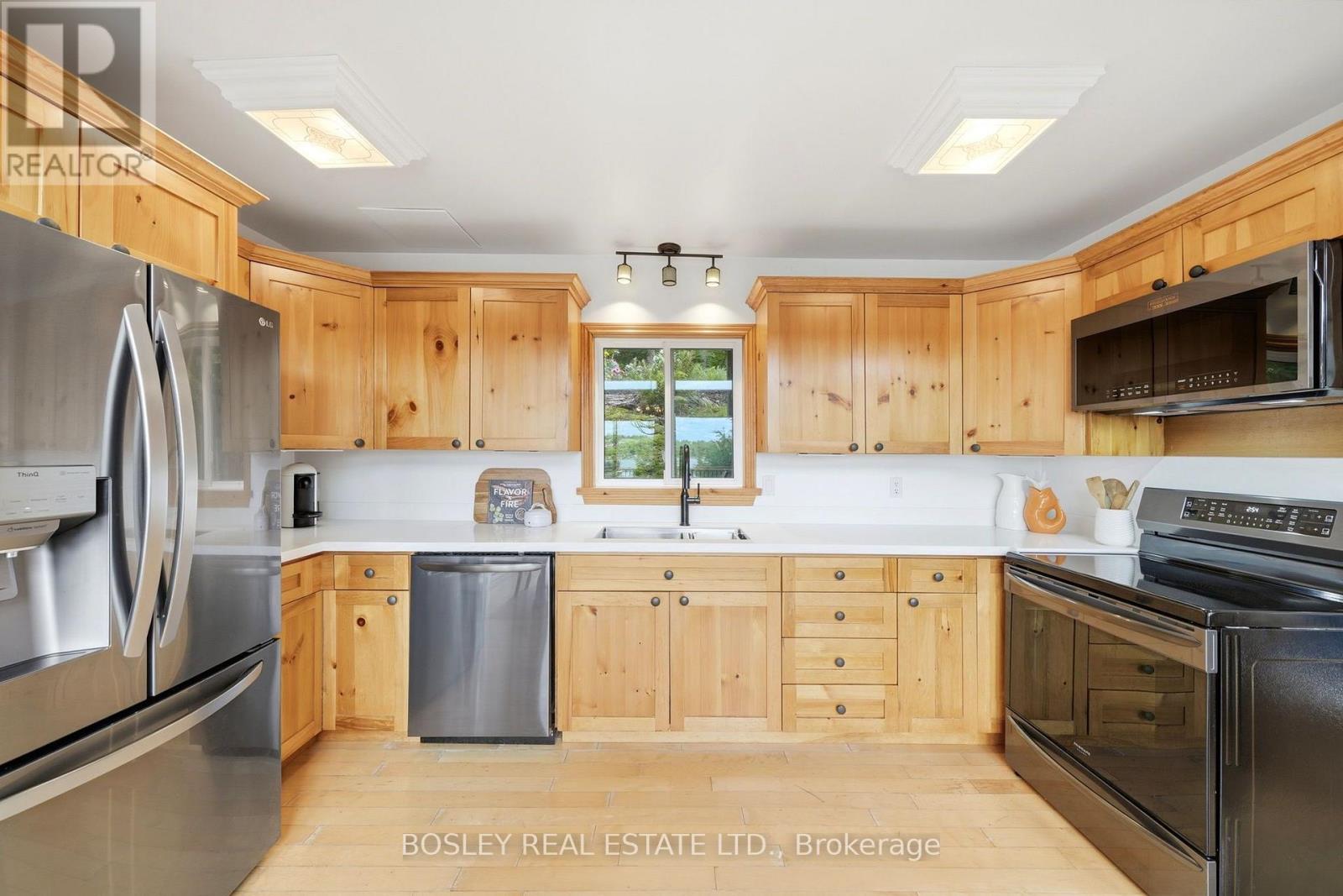 1143 RIGNALLS ROAD E - 7