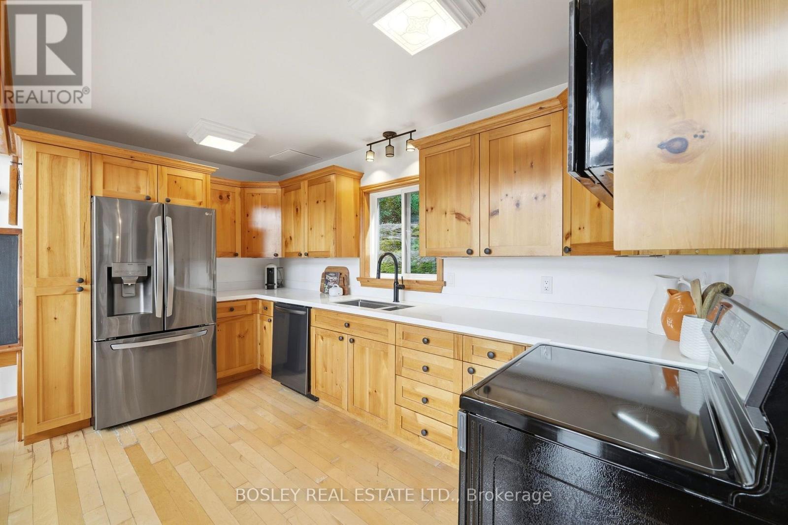 1143 RIGNALLS ROAD E - 8