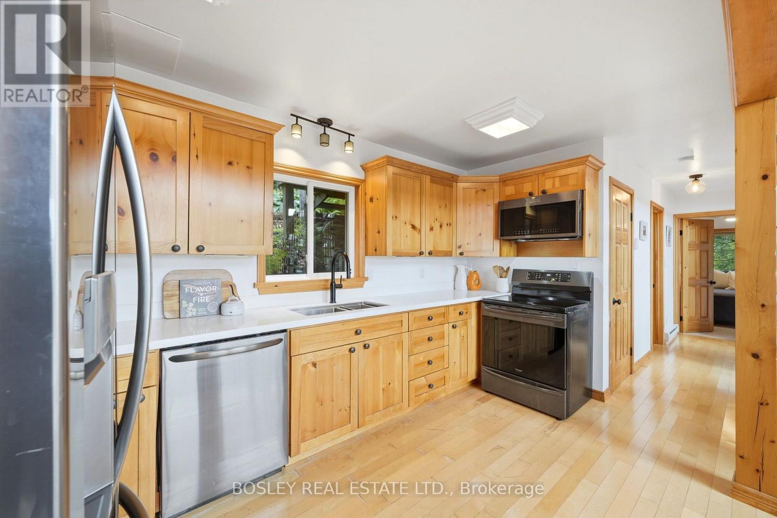 1143 RIGNALLS ROAD E - 9
