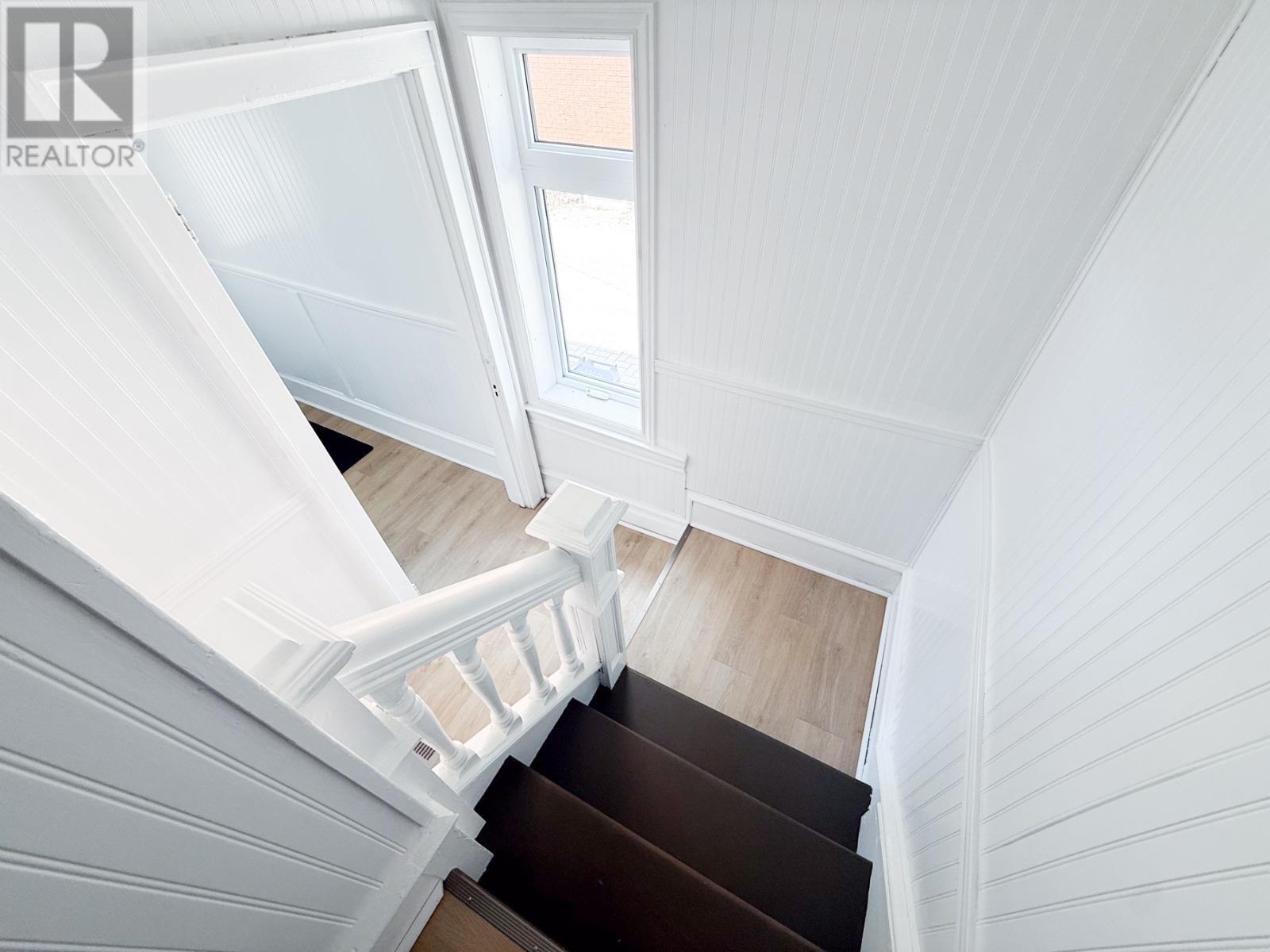 634 Wellington ST - 39