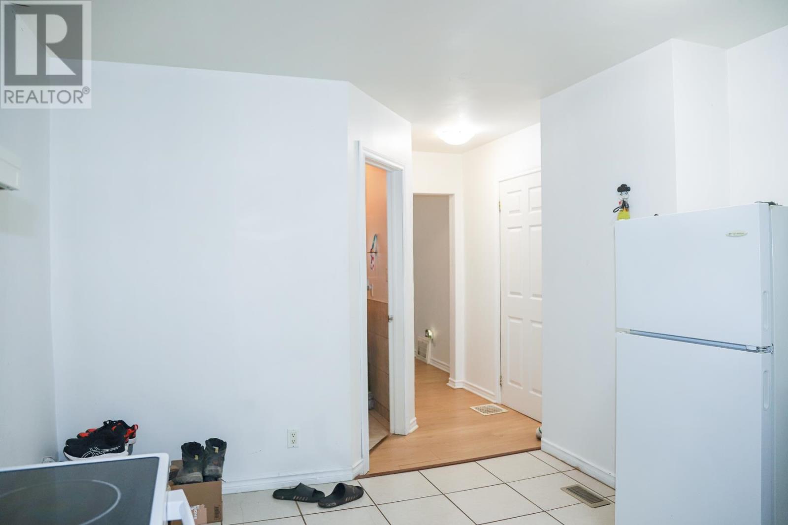 634 Wellington ST - 43