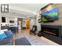 Kitchen - 204 950 Whirlaway Cres, Langford, BC V9B6W6 Photo 7