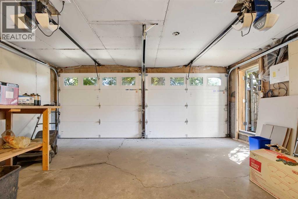 1021 Drury Avenue NE - 25