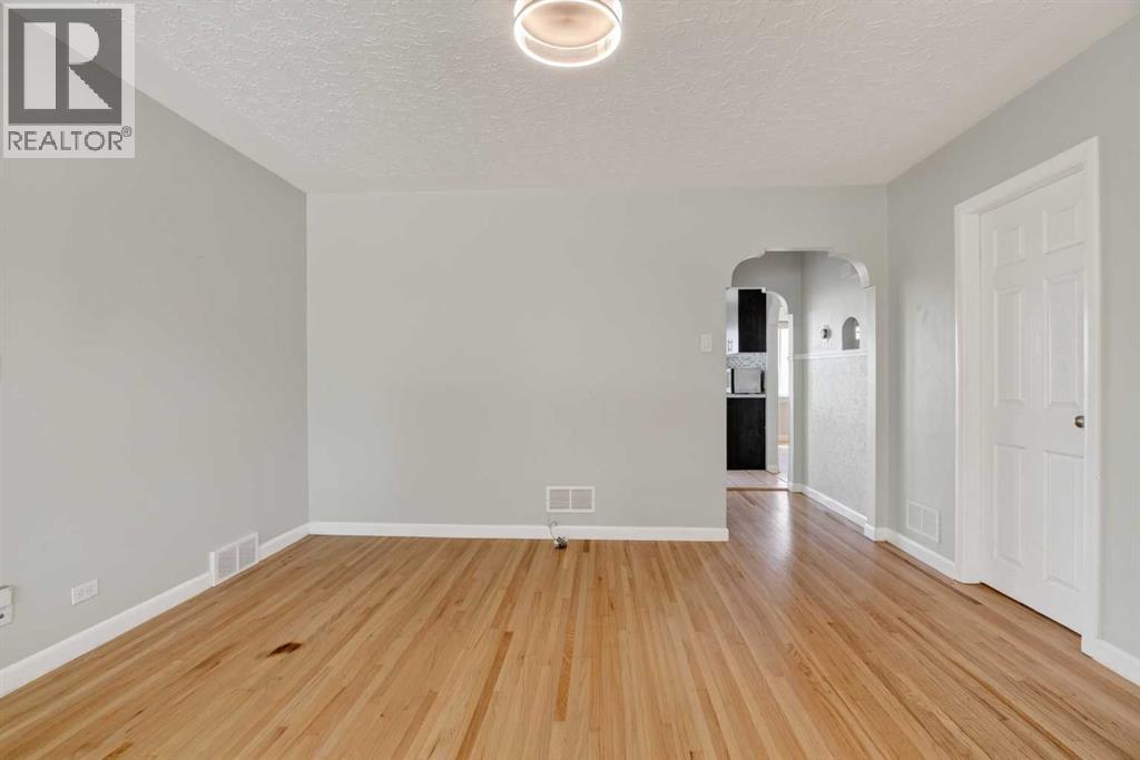 1021 Drury Avenue NE - 4