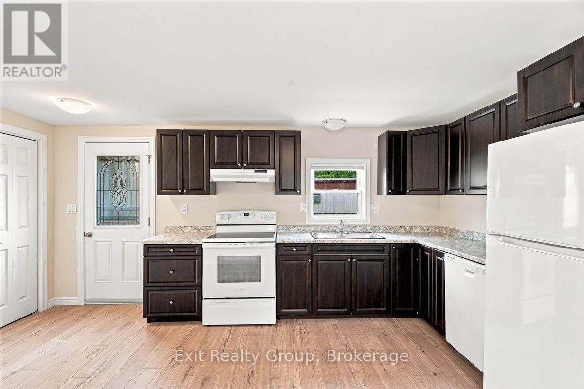 14 NIGHTINGALE LANE - Image 9