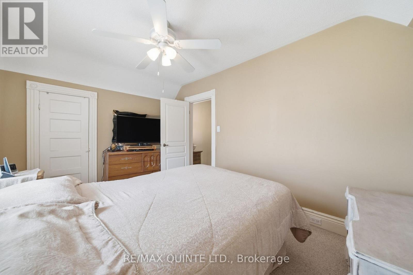94 DUNDAS STREET E - Image 15