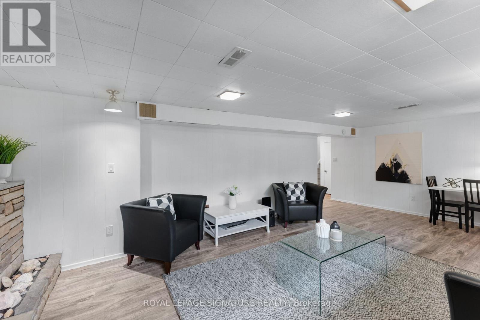43 VIAMEDE CRESCENT - 23
