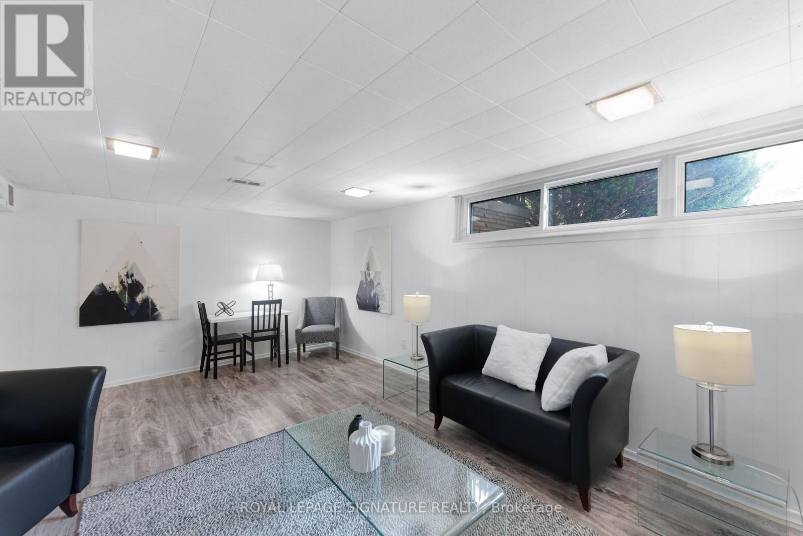 43 VIAMEDE CRESCENT - 24
