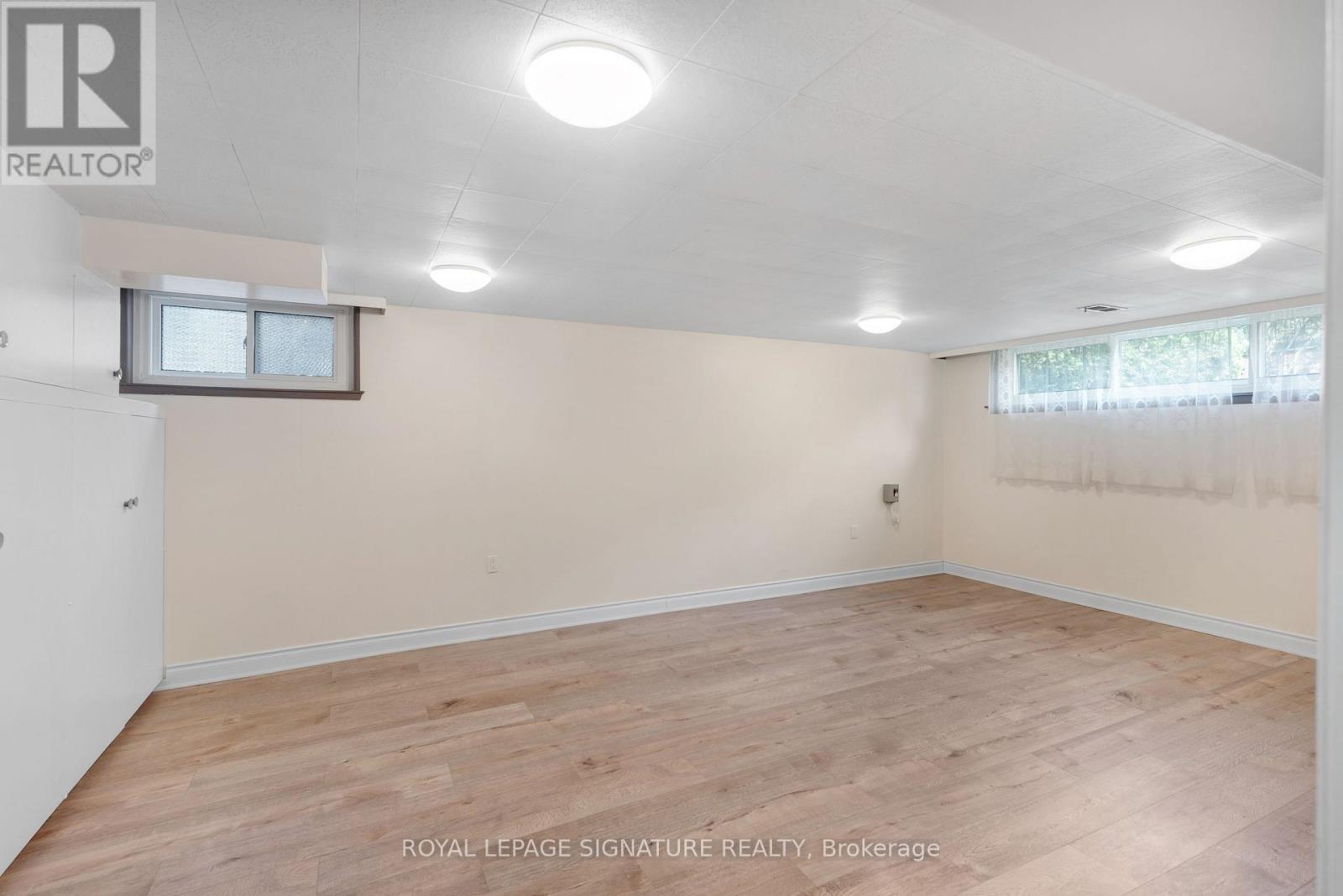 43 VIAMEDE CRESCENT - 28