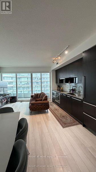 #1005 115 MCMAHON DRIVE - 6