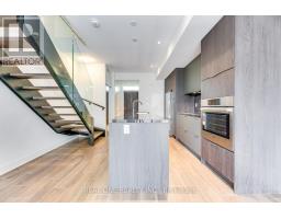 42 Sonic Way, Toronto, ON M3C0P3 Photo 15