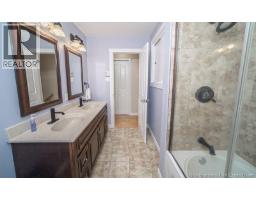 Dining nook - 72 Birmingham Court, Fredericton, NB E3B6H2 Photo 11
