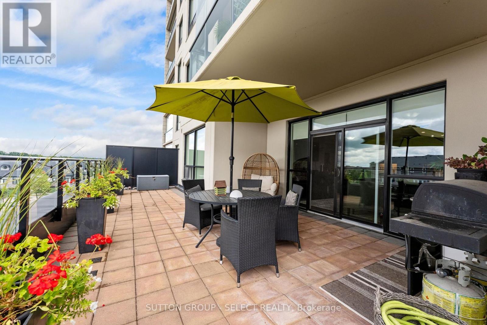#209 260 VILLAGEWALK BOULEVARD - Image 29