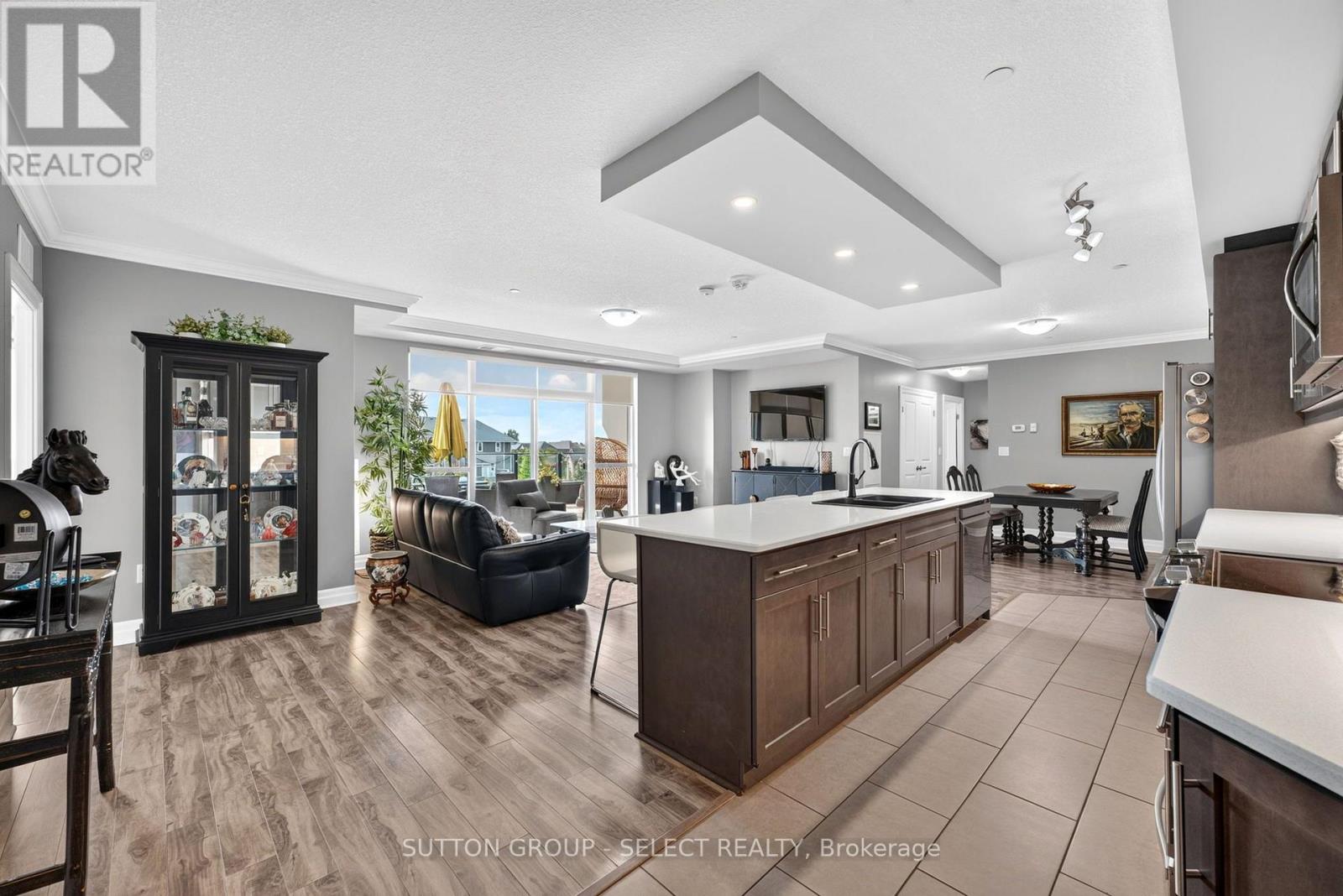 #209 260 VILLAGEWALK BOULEVARD - Image 3