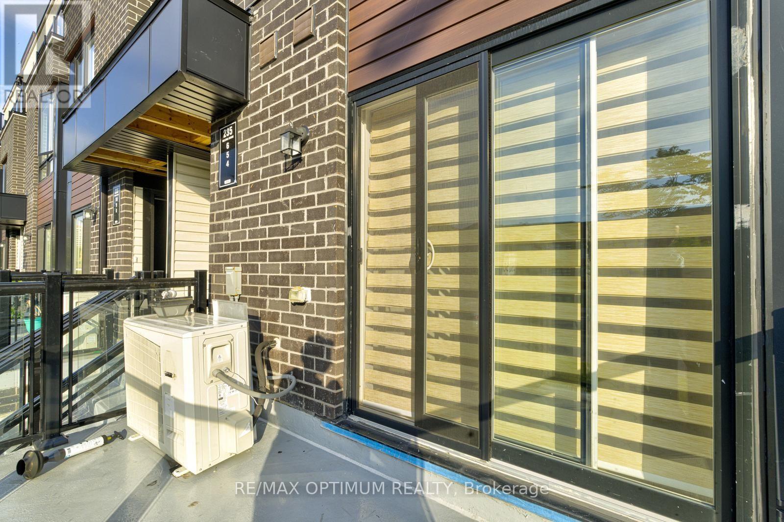 #4 235 MCLEVIN AVENUE - Image 25