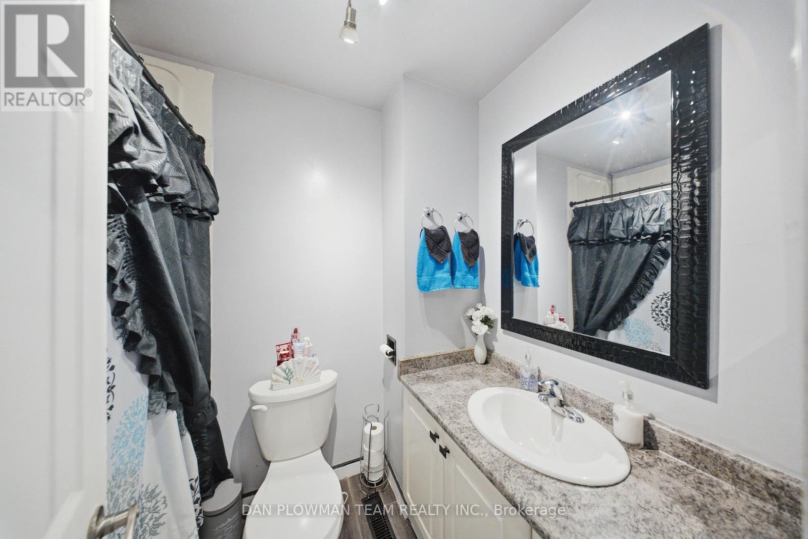 #108 960 GLEN STREET - Image 26