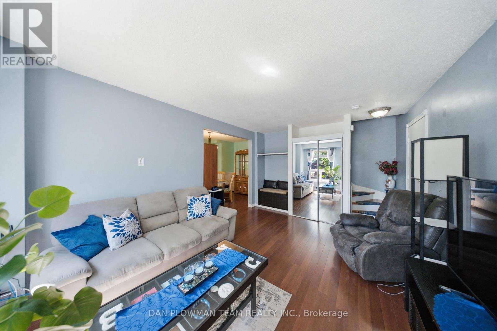 #108 960 GLEN STREET - Image 6
