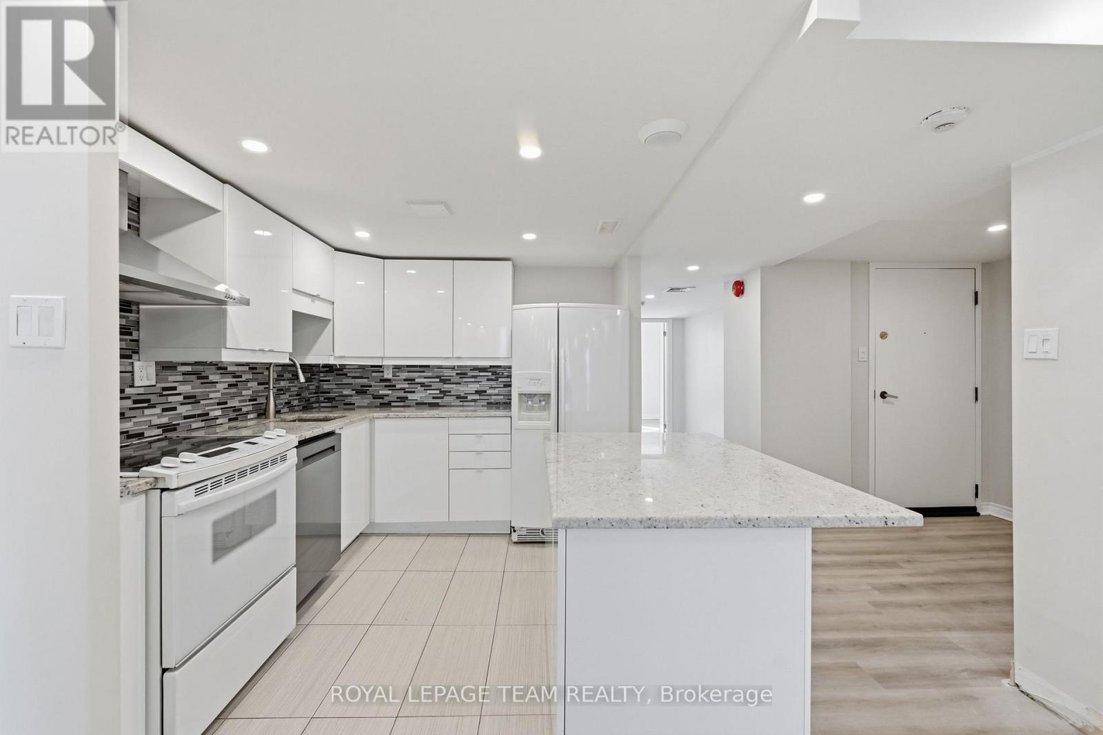 #903 18 NEPEAN STREET - Image 11