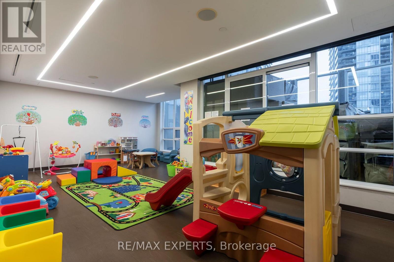#1905 36 PARK LAWN ROAD - Image 32