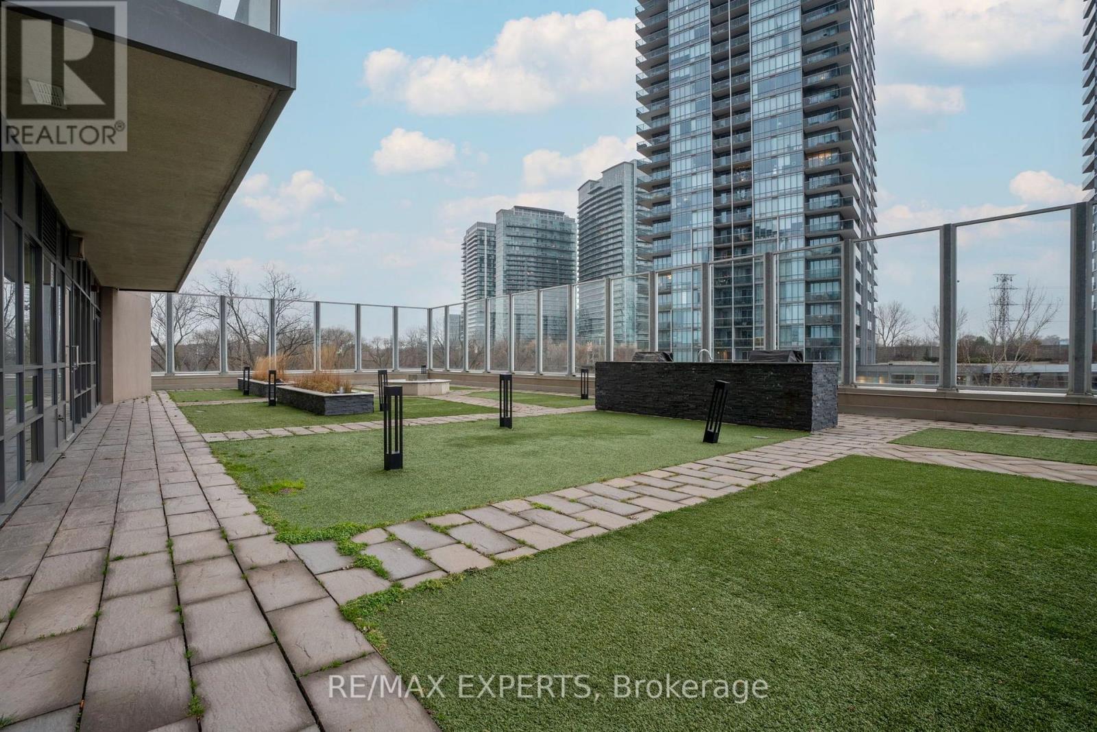 #1905 36 PARK LAWN ROAD - 34
