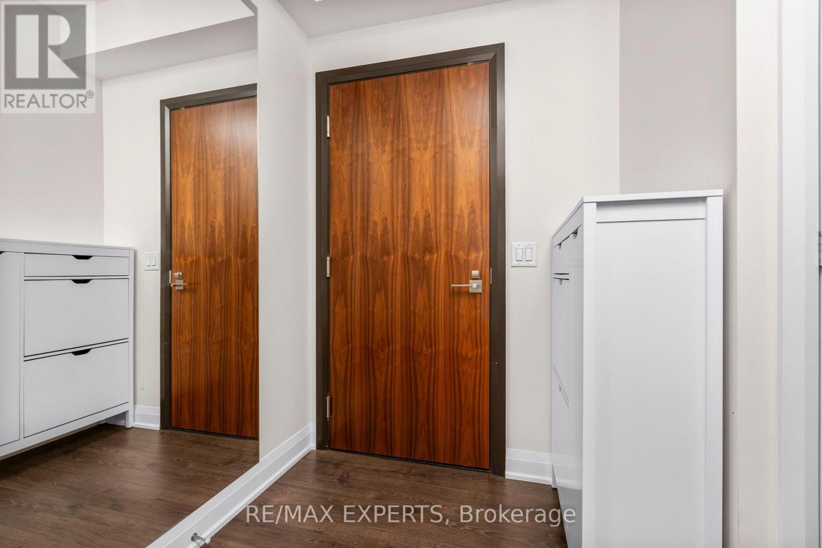 #1905 36 PARK LAWN ROAD - 4