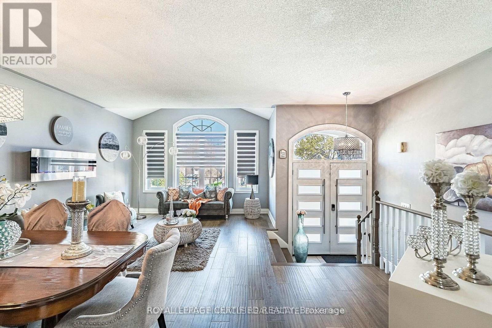 2368 FOXHOLE CIRCLE - 11