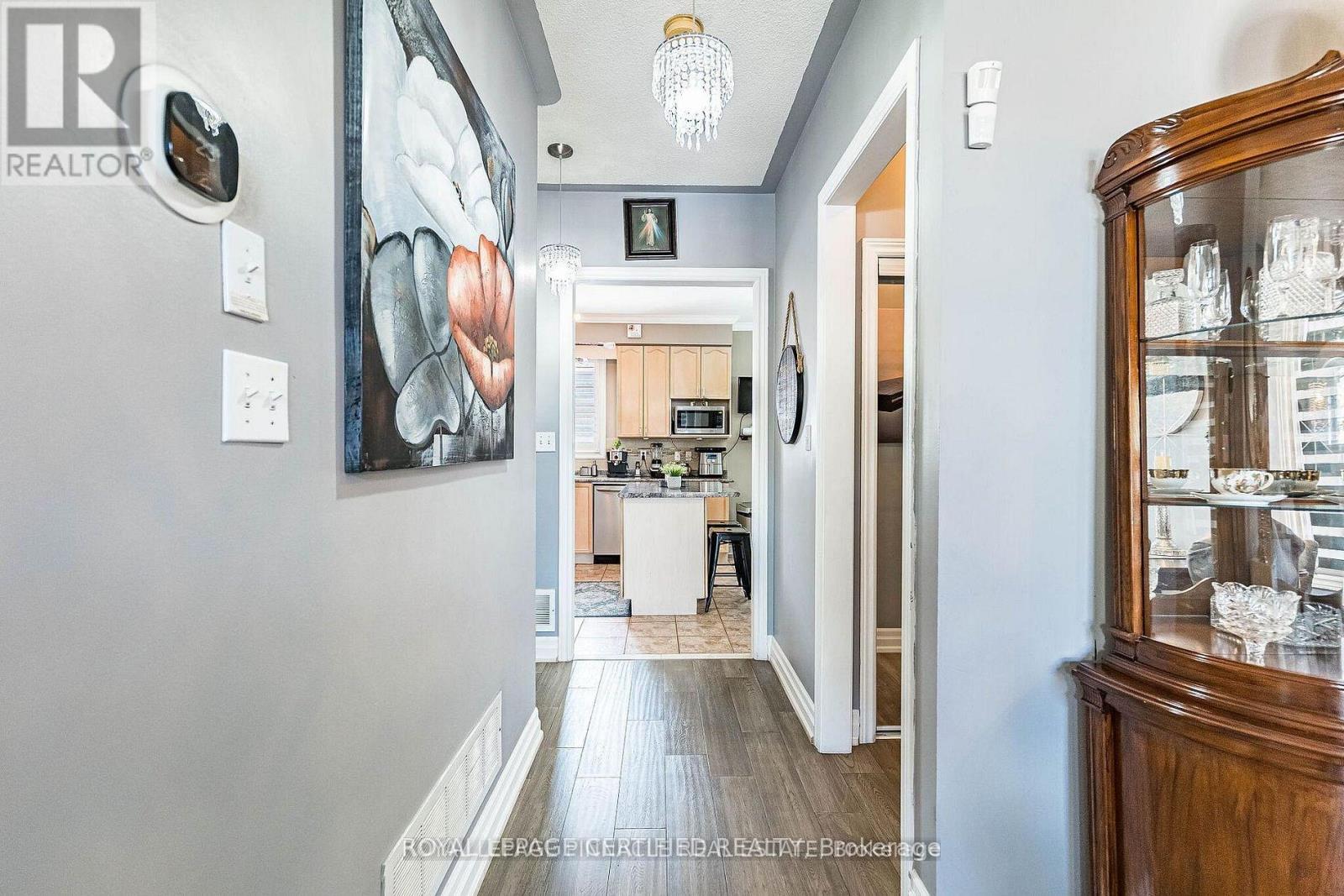 2368 FOXHOLE CIRCLE - Image 12