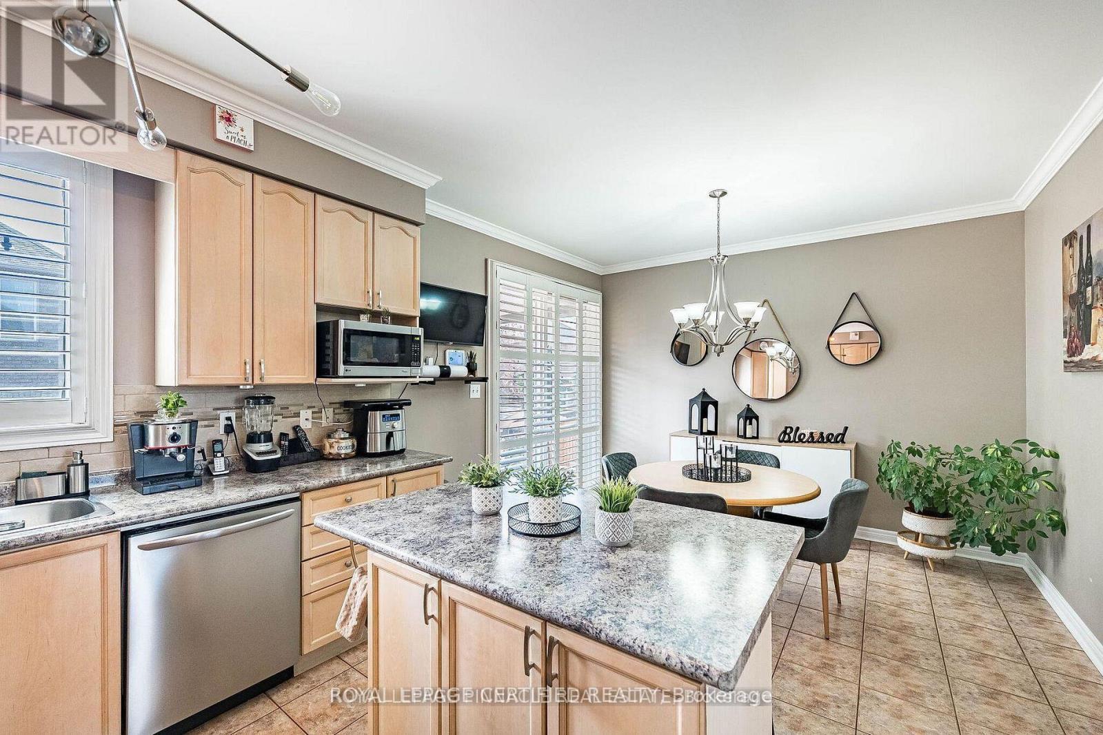 2368 FOXHOLE CIRCLE - 13