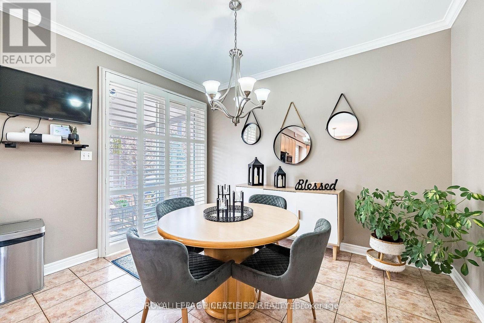 2368 FOXHOLE CIRCLE - Image 14