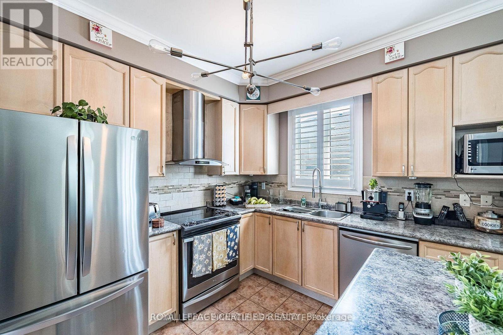 2368 FOXHOLE CIRCLE - 17