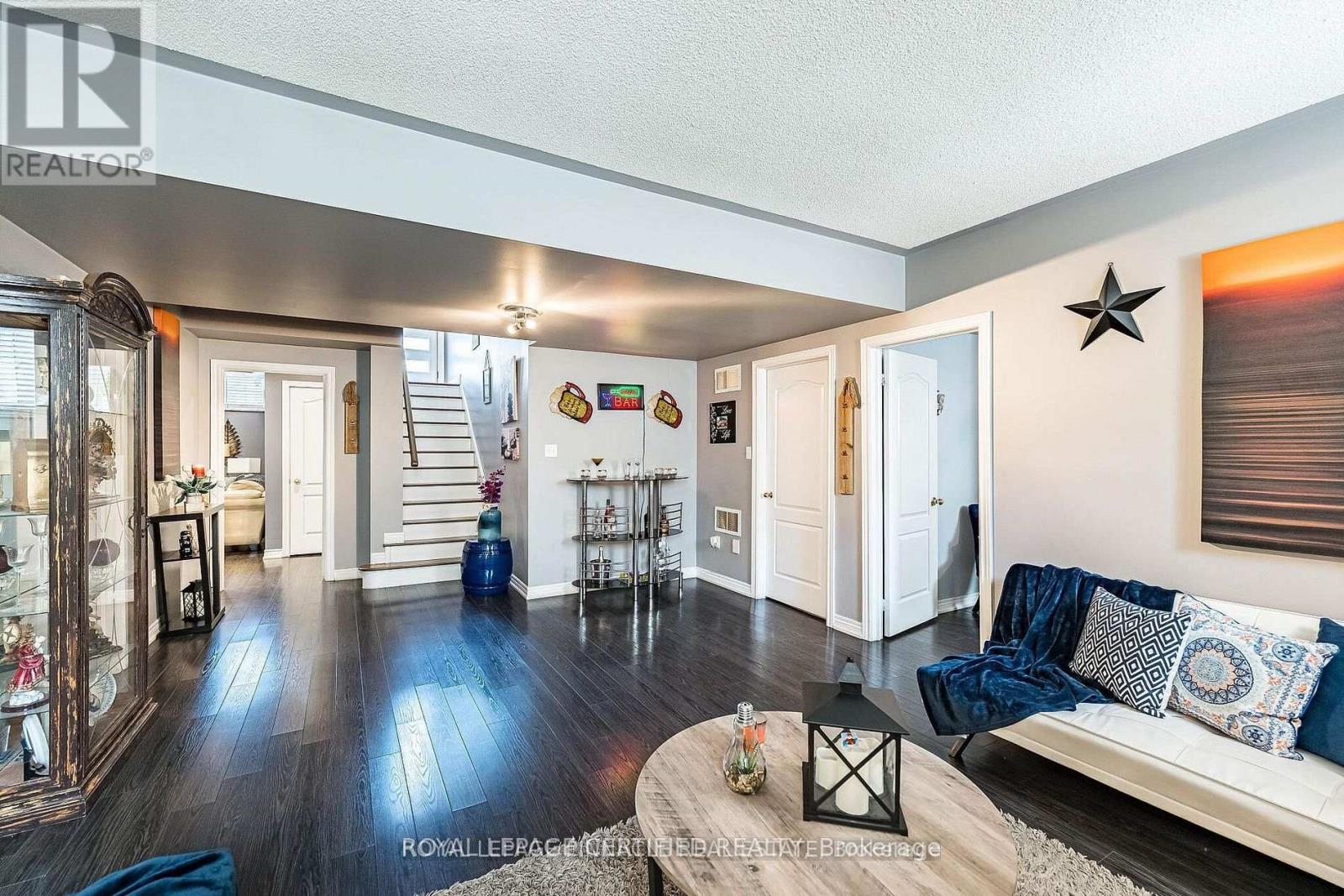 2368 FOXHOLE CIRCLE - Image 28
