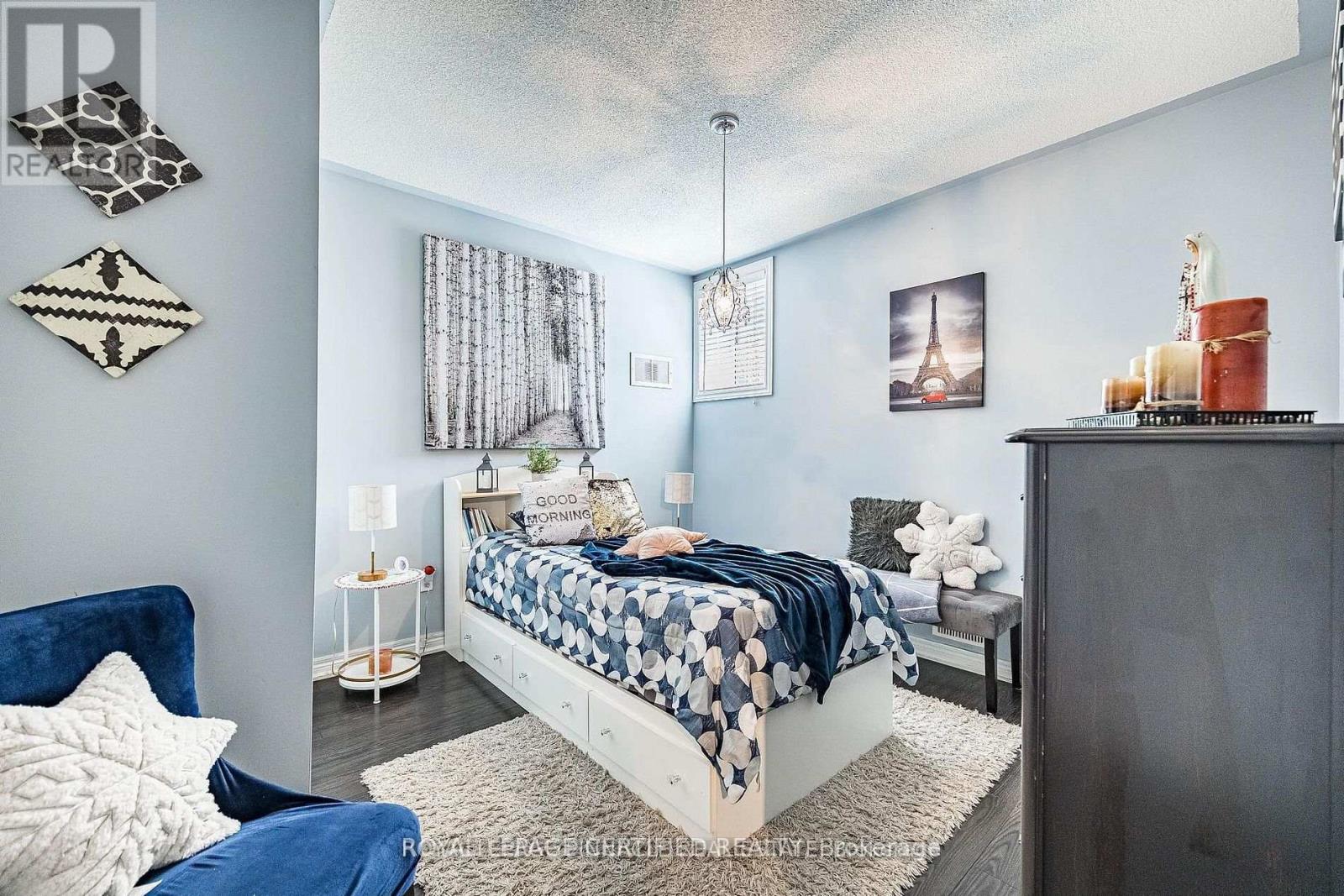 2368 FOXHOLE CIRCLE - 34